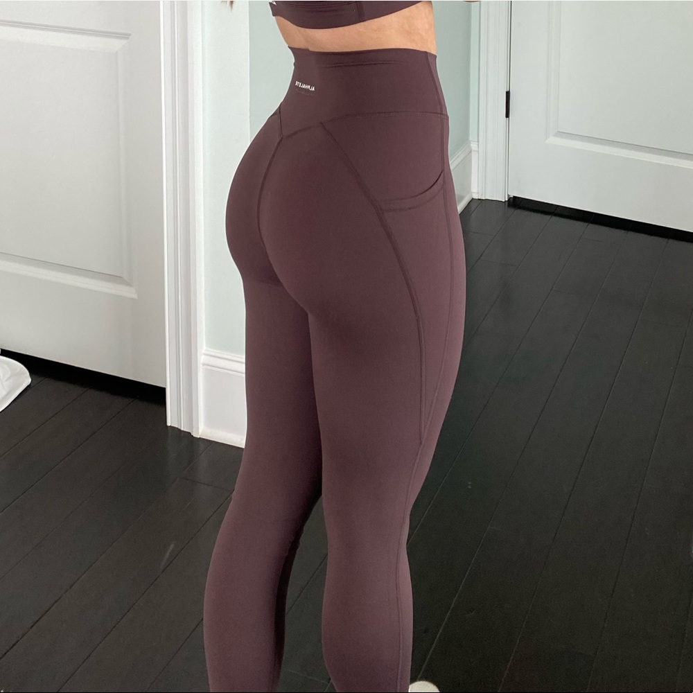Small Alphalete Alphalux Leggings - Sparrow color